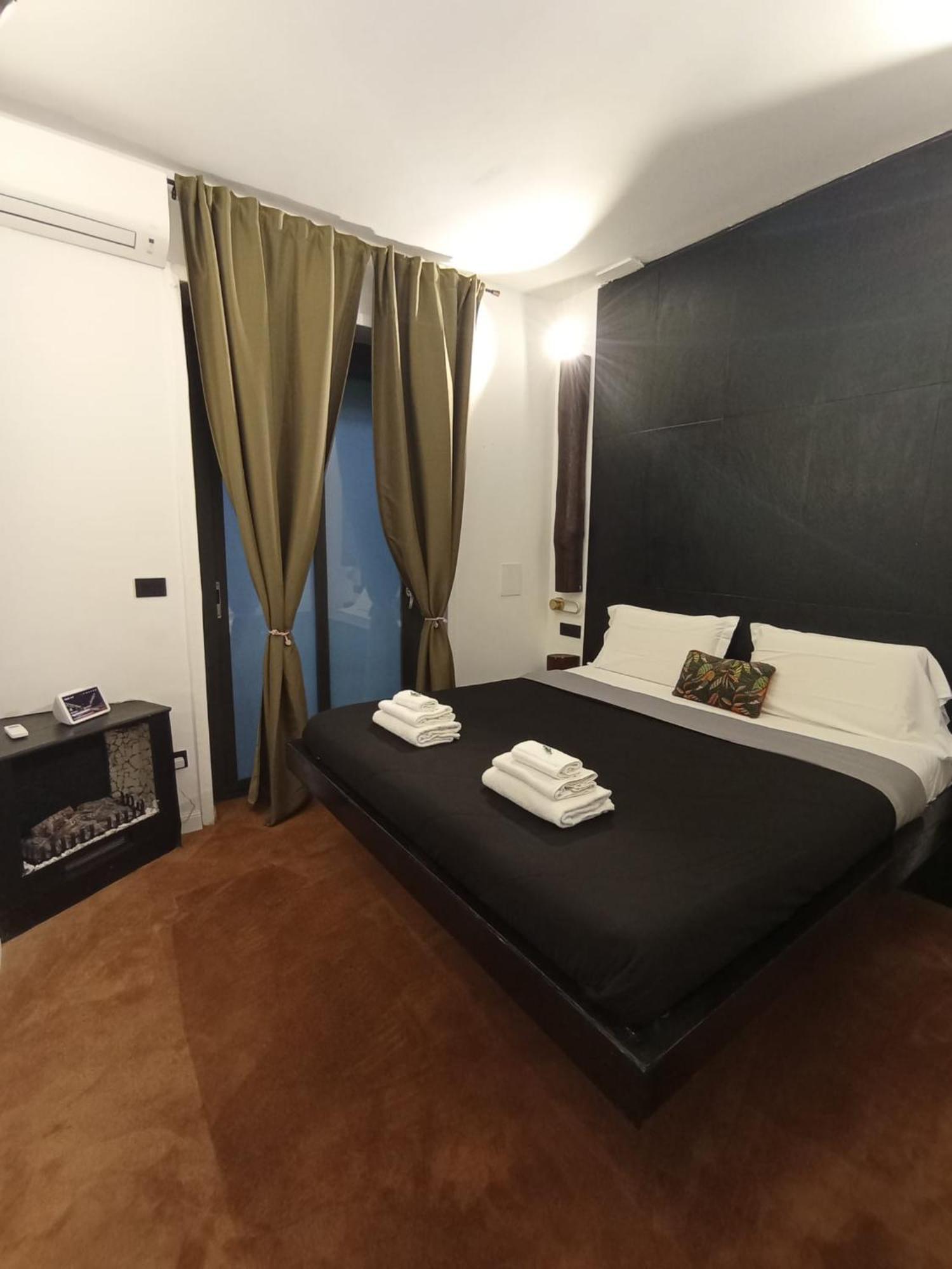 President Plaza Vip Suite Spa By Babylon Stay Naples Exterior photo