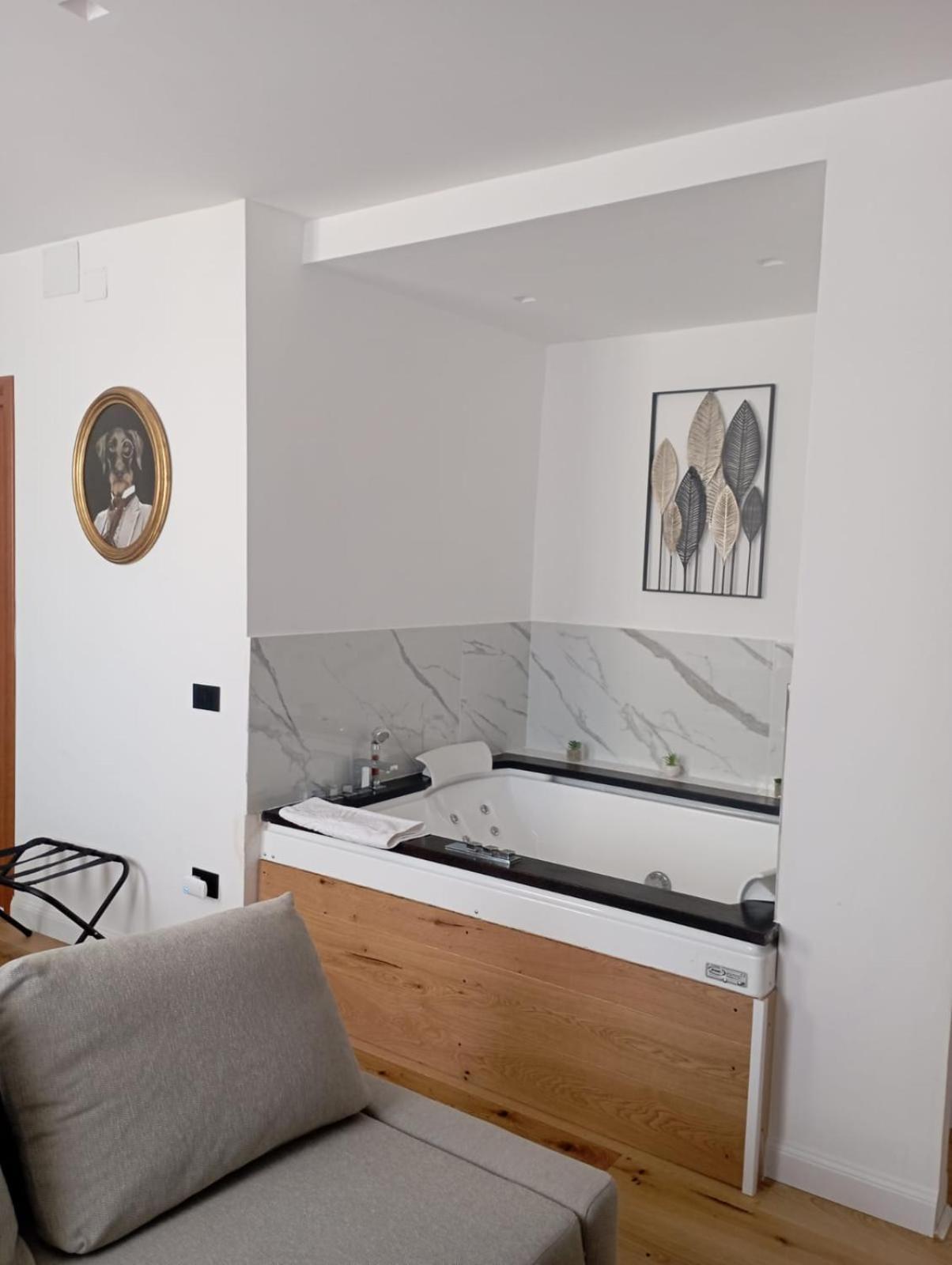 President Plaza Vip Suite Spa By Babylon Stay Naples Exterior photo