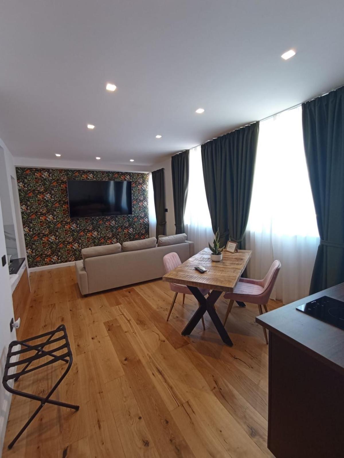 President Plaza Vip Suite Spa By Babylon Stay Naples Exterior photo